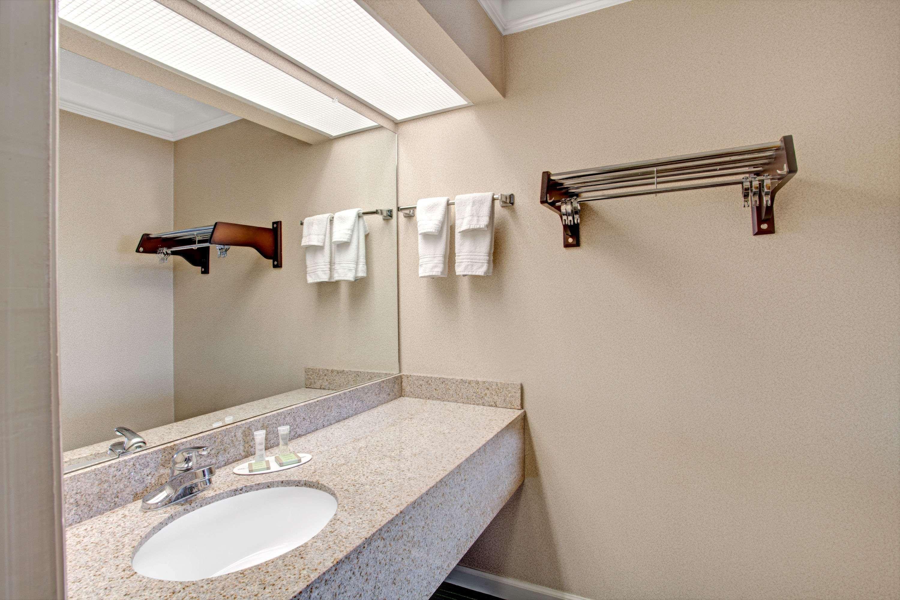 Super 8 By Wyndham Knoxville East Extérieur photo