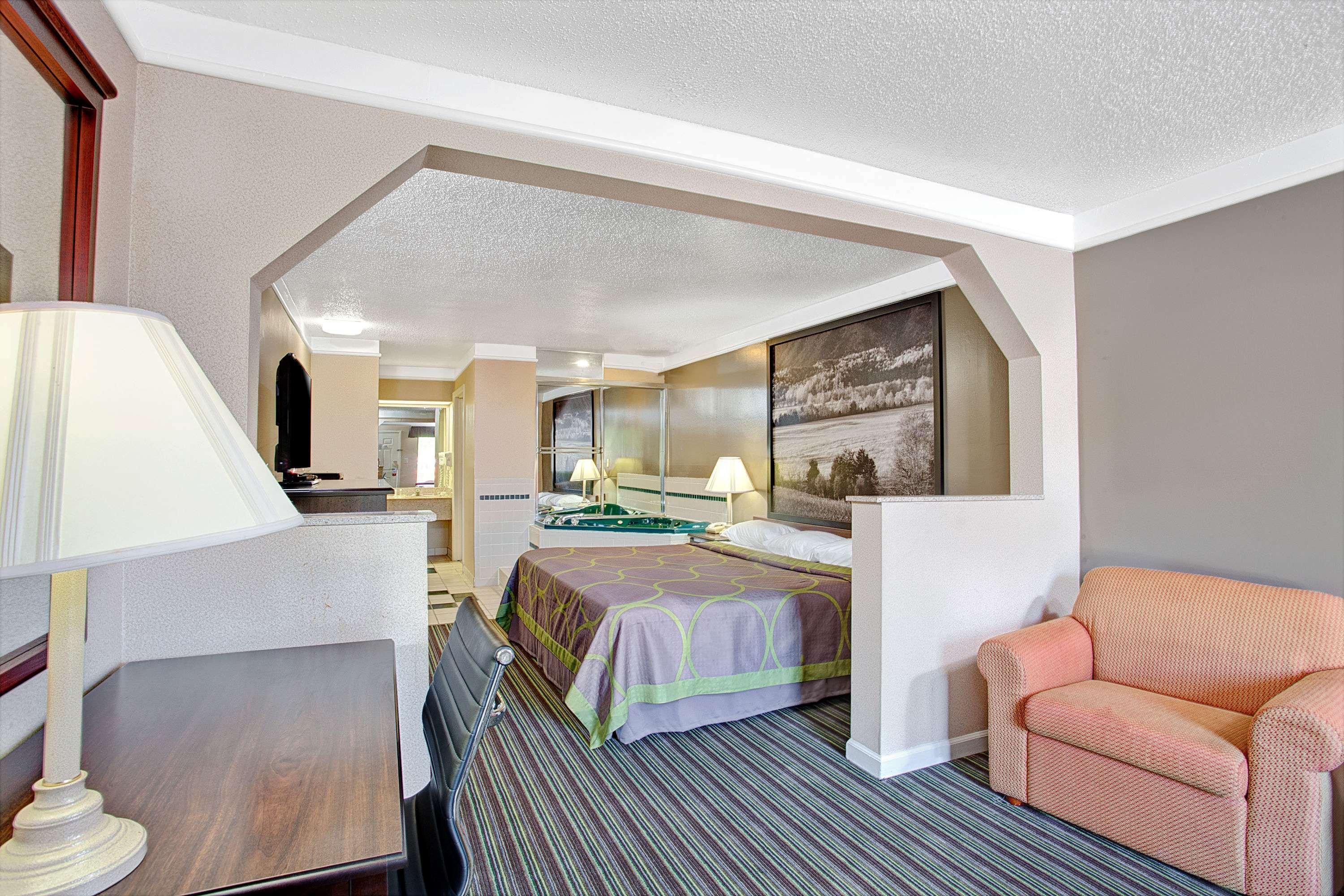 Super 8 By Wyndham Knoxville East Extérieur photo