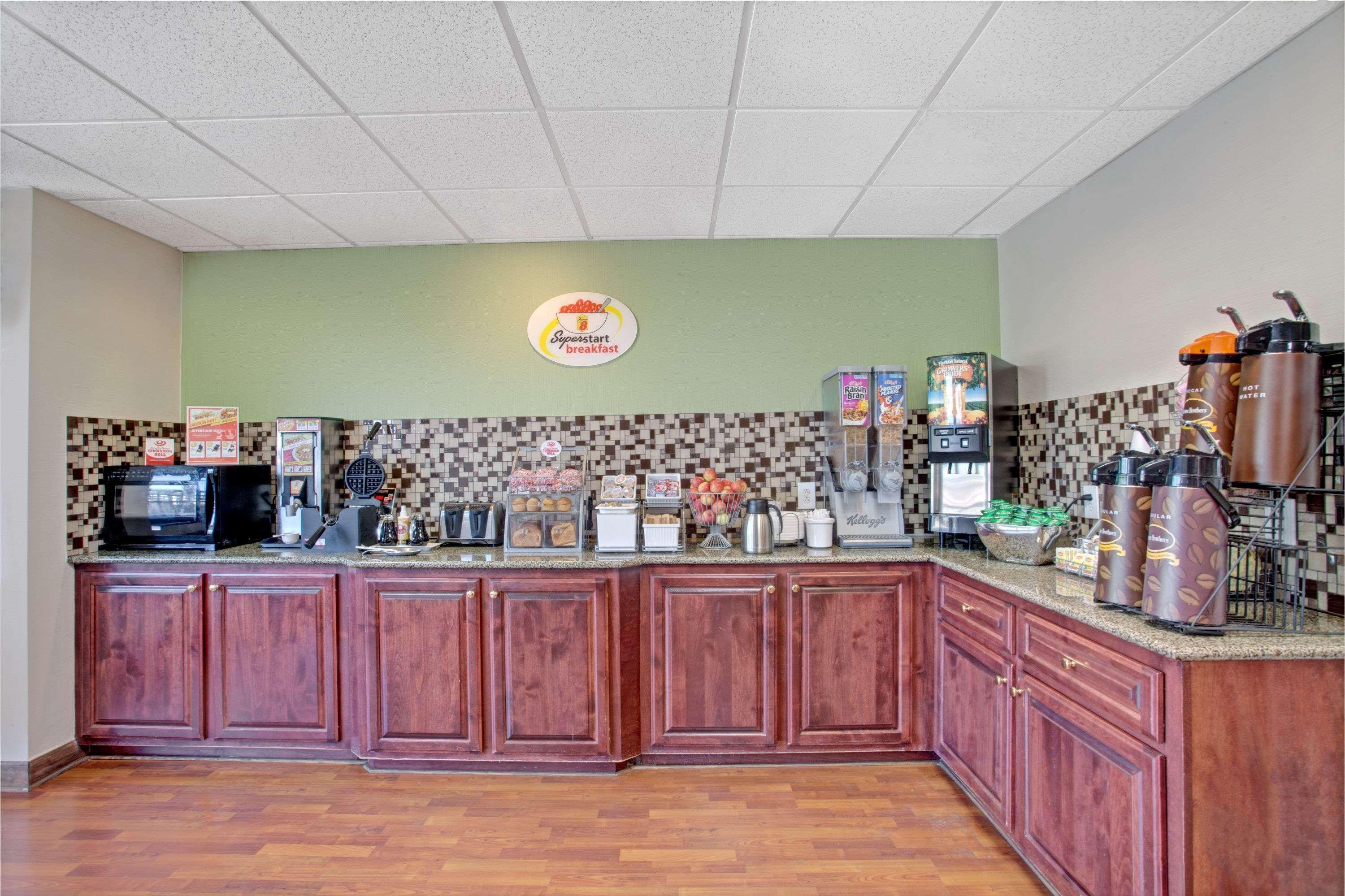 Super 8 By Wyndham Knoxville East Extérieur photo
