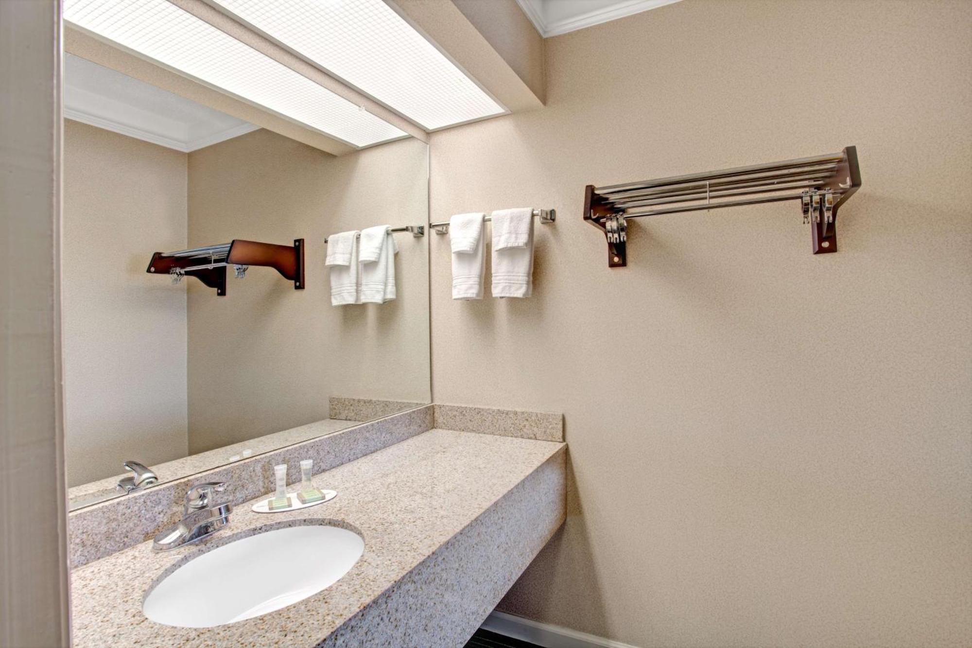 Super 8 By Wyndham Knoxville East Extérieur photo