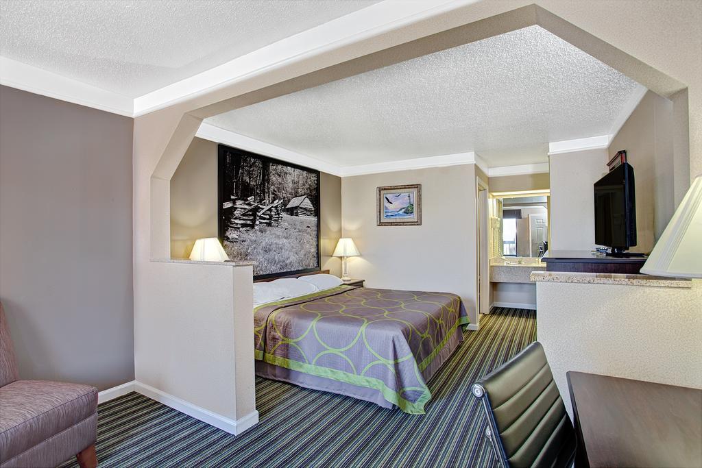 Super 8 By Wyndham Knoxville East Chambre photo